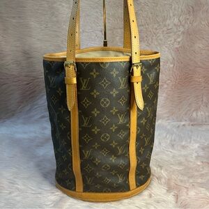 Louis Vuitton Bucket GM Monogram Shoulder Bag